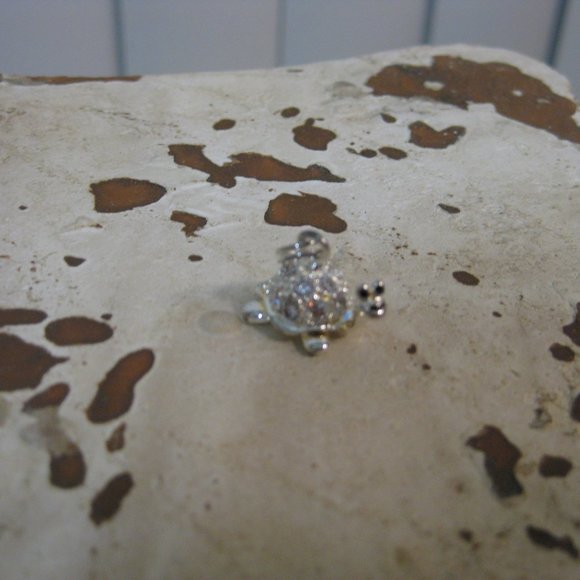 NWOT sterling silver turtle charm pendant ornament - Picture 2 of 7